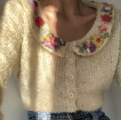 Soft Gamine, 자수 디자인, Vintage Cardigan, Embroidered Sweater, Crochet Inspo, 가을 패션, Pretty Clothes, Knit Fashion, Mode Vintage