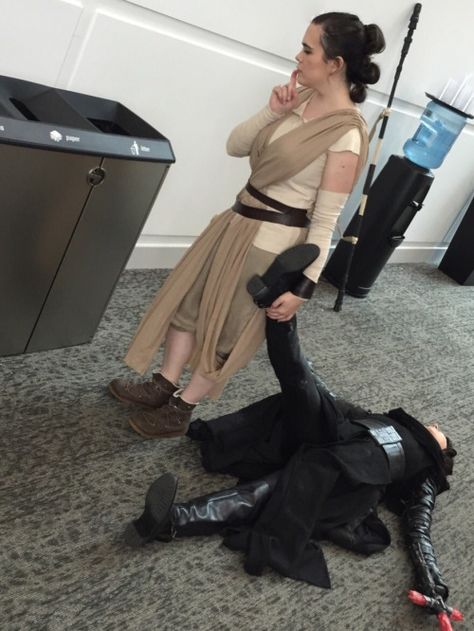 Finn Star Wars, Star Wars Meme, Ashoka Tano, Star Wars Costumes, Tie Fighter, Star Wars Fandom, Amazing Cosplay, Star Wars Humor, Kylo Ren