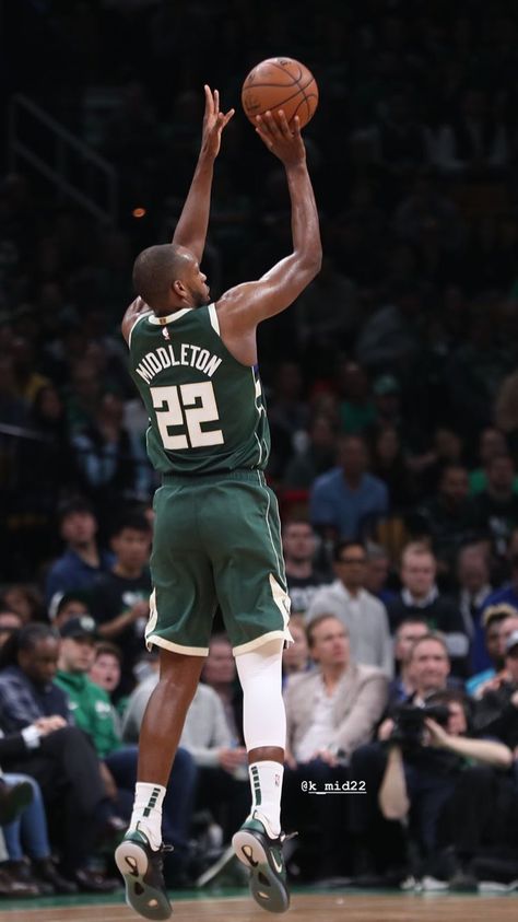 Khris Middleton, Male Athletes, Best Nba Players, Sports Players, Small Forward, Male Celebrities, Sport Player, Nba Champions, National Basketball Association