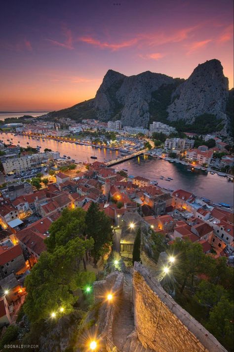 Omis Croatia, Seaside Sunset, Seaside City, Croatia Vacation, Croatia Travel, Wonderful Picture, Zadar, Seaside Towns, Dream Holiday