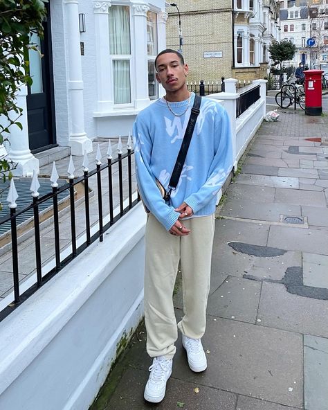 Blue Outfit Men, Sky Blue Outfit, City Outfit, Guy Fits, Mens Outfit Inspiration, Blue Streetwear, Streetwear Mens, Fire Fits, Mens Fashion Streetwear