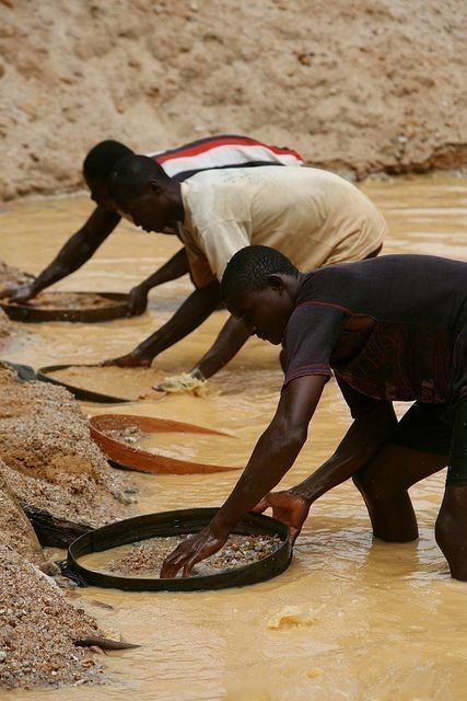 We have gold bars /gold nuggets available for sell. We meet buyers face to face in Cameroon for face to face deal.our Gold purity is 98.70% +++ (plus)pure 23.1( CT+) 23+karat and we are looking for a serious buyer. We are artisanal miners Quantity ... 100kg +++++above Origins ..... Tanzania Price $ per /kilo inbox,CIF.also depend on international market behaviour Please only serious buyer Whatsapp: +237672519995 Email ::::solexsolex5@.com Diamond Mining, Gothic Jewelry Diy, Durga Mantra, African Life, Gold Office, Gold Investments, International Market, Diamond Mines, Gold Bars