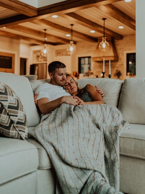 Couple Cuddle Sofa, Cuddle On Couch Pose, Couple On The Couch Aesthetic, Cuddling Pose Couch, Couch Cuddles, Cuddle Couch Couple, Sitting Cuddle Poses, Cuddling On Sofa Pose, Couple On Couch Aesthetic