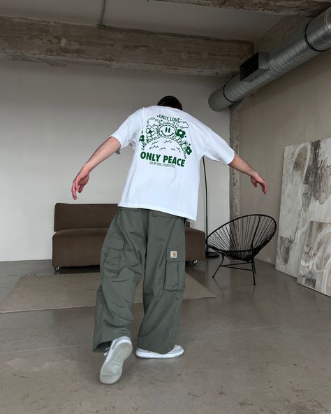 Loose Clothes Outfits Men, Baggy Carhartt Pants Outfit, Baggy Cargo Pants Outfit Men, Cargo Pants Men Outfit, Baggy Cargo Pants Outfit, Baggy Outfits Men, Baggy Street Style, Baggy Pants For Men, Style Baggy Pants