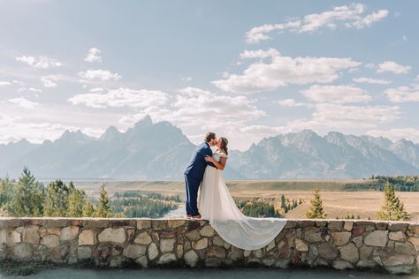 snake river overlook wedding portraits, grand teton national park, Timeless wedding, wedding event, wedding outfit, fall wedding, wedding venue, romantic wedding Wyoming Weddings, Jackson Hole Wedding, Outdoor Elopement, Wedding Pic, Intimate Wedding Ceremony, National Park Wedding, Tree Wedding, Outfit Fall, Jackson Hole