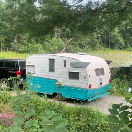 SHASTA AIRFLYTE 1959 w/wings and full kitchen. Tows great! – Massachusetts – Trailers for Sale – Tin Can Tourists Shasta Camper Remodel, Shasta Airflyte, Vintage Trailers For Sale, Shasta Trailer, Tin Can Tourist, Shasta Camper, Camper Trailer For Sale, Rv Travel Trailers, Holiday Rambler