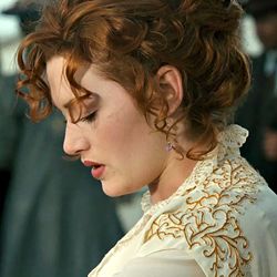 Kate Winslet Movies, Rose Dewitt Bukater, Rose Titanic, Historical Hairstyles, Mermaid Halloween, Rose Icon, Face Photography, Rose Hair, Kate Winslet