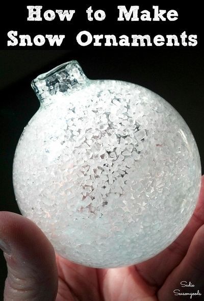 Clear Christmas Ball Ornament Ideas Snow, Diy Snow Ornaments, Clear Bulb Ornament Ideas Easy Diy, Diy Christmas Ornaments Ideas Beautiful, How To Make Christmas Balls, Snow Ornaments Diy, Clear Bulb Ornament Ideas, Clear Ornaments Diy, Christmas Bulbs Ornaments Diy