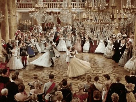 Ballroom Aesthetic, Mr Vampire, Era Victoria, Royalty Core, Ball Dance, Ball Aesthetic, Royal Ball, Picture Writing Prompts, Royalty Aesthetic