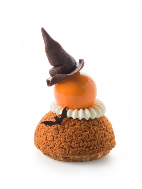 Thanksgiving Chocolates, Almond Milk Cheese, Postres Halloween, Dessert Mini, Pastry Cook, Eclair Cake, Fruit Compote, Tart Dessert, Dessert Plating