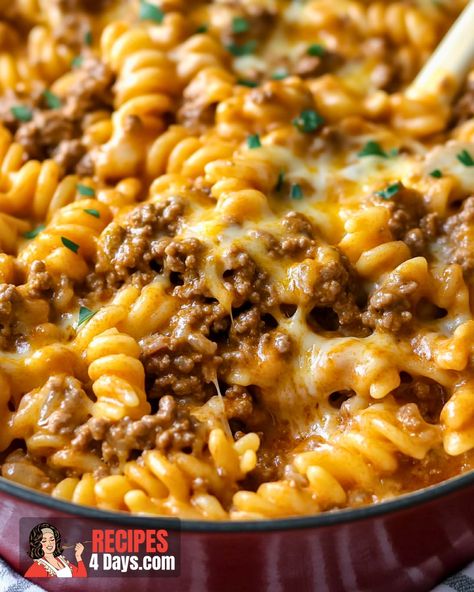 Ground Beef Pasta Pasta Ground Beef Recipes Easy Dinners, Ground Meat And Pasta, Easy Beef Pasta, Beef And Noodles With Hamburger, Hamburger Pasta Dishes, Hamburger Meat Pasta Recipes, Beef Alfredo Pasta, Pasta Beef Recipes, Beef Pasta Dishes