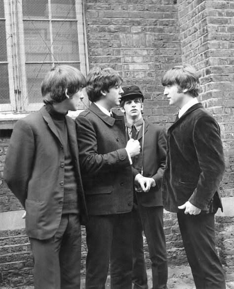 A Hard Days Night Movie, The Beatles Black And White, Beatles Black And White, Beatles Quotes, Hard Days Night, Lonely Hearts Club, Night Movie, With The Beatles, Beatles Photos