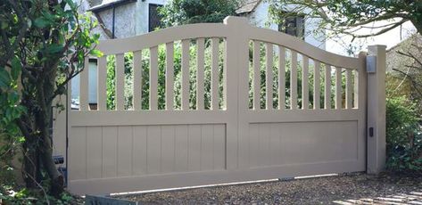 Gate Colour Ideas, Front Gate Ideas, House Front Gate, Entrance Gates Driveway, Electric Driveway Gates, Electric Sliding Gates, Tor Design, Wooden Garden Gate, Wooden Gates Driveway