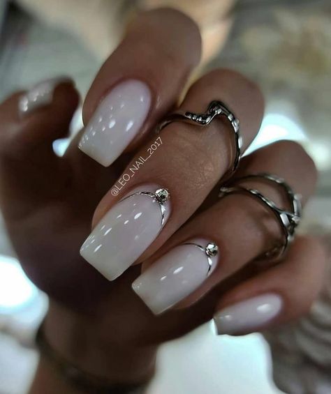 Nails And Rings, Elegant Touch Nails, Milky Nails, Nails Design With Rhinestones, Minimal Nails, Classy Acrylic Nails, Classic Nails, Nail Art Designs Videos, Almond Acrylic Nails