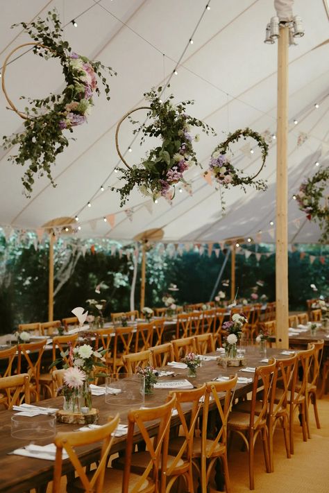 20 Fabulous Hanging Wedding Flower Ideas (& How to Create Your Own) - hitched.co.uk Boho Floral Nursery, Rustic Wedding Decorations, English Garden Wedding, Wedding Hoop, London Bride, Wall Piece, Wreath Wedding, Outdoor Wedding Reception, Floral Hoops