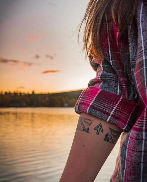 576 Likes, 5 Comments - The Trek: Appalachian Trail (@appalachian.trail) on Instagram: “This ode to the AT though.... PC: @nomadder_what_ #trektheat #thetrek” Runner Tattoo, Hiking Tattoo, Web Tattoo, Landscape Tattoo, Mountain Tattoo, Pacific Crest Trail, Sister Tattoos, Appalachian Trail, Tattoos Gallery