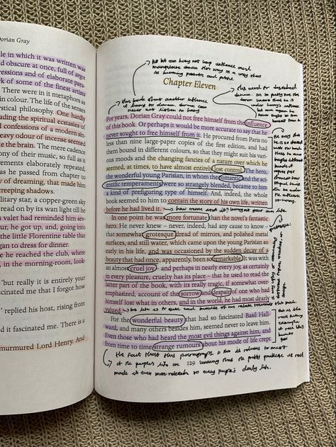 Messy Book Annotation, Textbook Annotation, Annotating Books Guide, Book Annotation Aesthetic, Annotation Guide, Bookshelf Tour, Book Annotation Tips, Book Annotating, Annotating Books