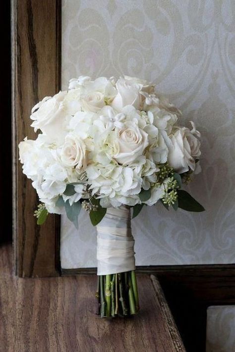 Elegant White Wedding Bouquets You Will Love! Hydrangea Bouquet Wedding, Greenery Wedding Bouquet, Wedding Flower Guide, Wedding Bouquet Charms, Hydrangeas Wedding, White Wedding Bouquets, White Wedding Flowers, White Bouquet, Ideal Wedding