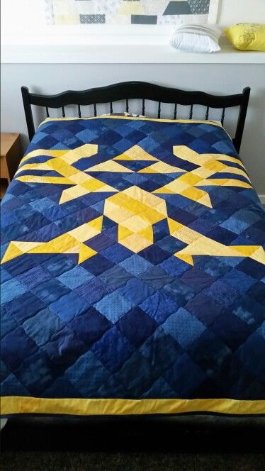 Zelda quilt I made for my son! Legend Of Zelda Quilt Pattern, Zelda Boys Bedroom, Nerdy Quilt Patterns, Gamer Quilt, Zelda Quilt Pattern, Nerdy Quilts, Zelda Bedroom, Zelda Room, Zelda Quilt