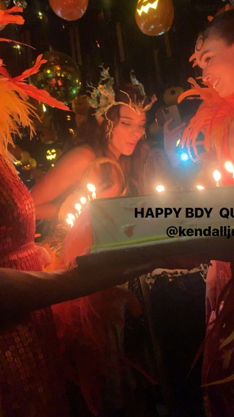 Kendall Jenner Birthday Party, Bday Text, Saltburn Party, Kendall Bella, Kylie Jenner Party, Kendall Jenner Birthday, Kendall Jenner Halloween, 23 Bday, Kendall Jenner Video