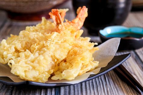 How to make quick and easy authentic Japanese tempura batter with excellent results. The recipe requires only three ingredients: egg, water, and flour. Tempura Batter Recipe, Tempura Flour, Tempura Recipe, Recipes Shrimp, Tempura Batter, Shrimp Tempura, Reuben Sandwich, Batter Recipe, Shabu Shabu