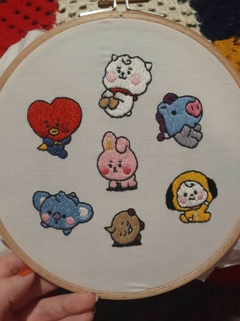 Bt21 Embroidery Patterns, Embroidery Easy Ideas Simple, Kpop Embroidery Ideas, Suga Embroidery, Embroidery Anime Ideas, Bt21 Diy Crafts, Bt21 Embroidery, Bt21 Pattern, Kpop Embroidery