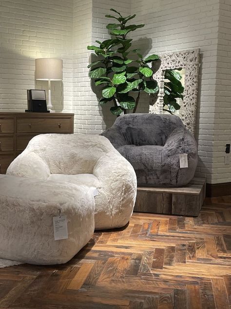 Comfy Bean Bag Chairs, Big Bean Bag Chair Room Ideas, Big Room Decor Bedroom, Couch For Room, Comfy Chairs For Bedroom, Bean Bag Chair Bed, Love Sac, Big Comfy Chair, Zimmer Diy