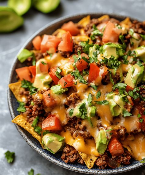 Authentic Mexican Nachos Recipe, Nacho Tacos, Mexican Nachos Recipe, Best Nachos Recipe, Nachos With Ground Beef, Beef Nachos Recipe, Ground Beef Nachos, Loaded Nachos Recipe, Best Nacho Recipe