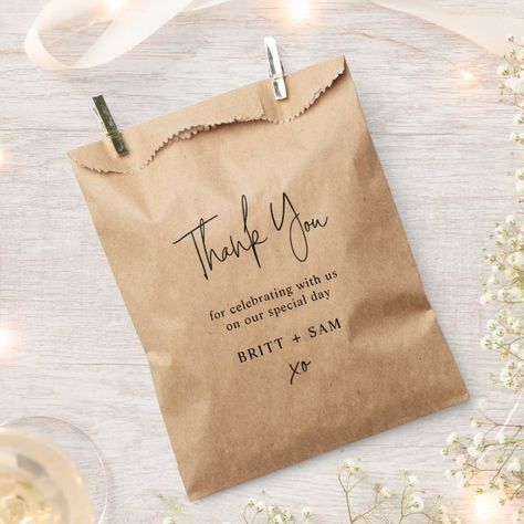 Minimalist Wedding Thank You Handwritten Kraft Favor Bag Wedding Fun Facts, Sweet Wedding Favors, Seed Favors, Seed Wedding Favors, Bbq Wedding, Wedding Treats, Rustic Wedding Favors, Wedding Favor Bags, Favor Bag