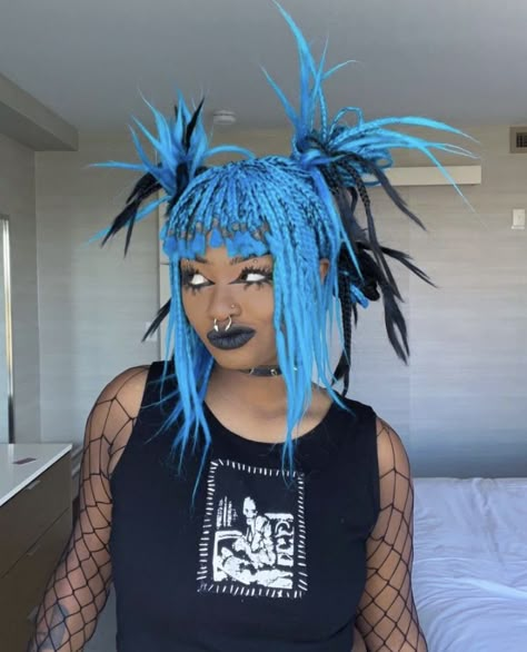 Punk Style Hairstyles, Emo Braids Hairstyles, Black Emo Hairstyles, Alternative Braid Hairstyles, Emo Box Braids, Black Punk Hairstyles, Emo Braids, Edith Victoria, Blue Braiding Hair