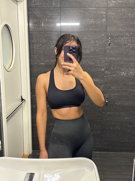 Mirror selfie after a gym session Mirror Selfie After Workout, Dark Gym, Gym Mirror Selfie, Gym Mirror, Weight Gain Workout, Gym Mirrors, Gym Aesthetic, Bulk Up, After Workout