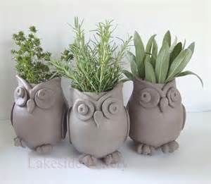 hand built pottery projects for adults - - Yahoo Image Search Results Owl Planter, Owl Vase, Beginner Pottery, Tanah Liat, Slab Pottery, Hand Built Pottery, Pinch Pots, Pottery Classes, Ceramics Projects