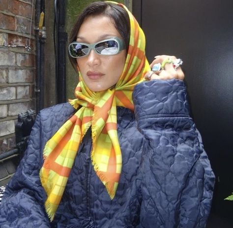 Head Scarf Outfit, Bella Hadid News, Scarf Aesthetic, Silk Headscarf, Bella Hadid Outfits, Gigi Hadid, Bella Hadid, Fashion Killa, Head Scarf