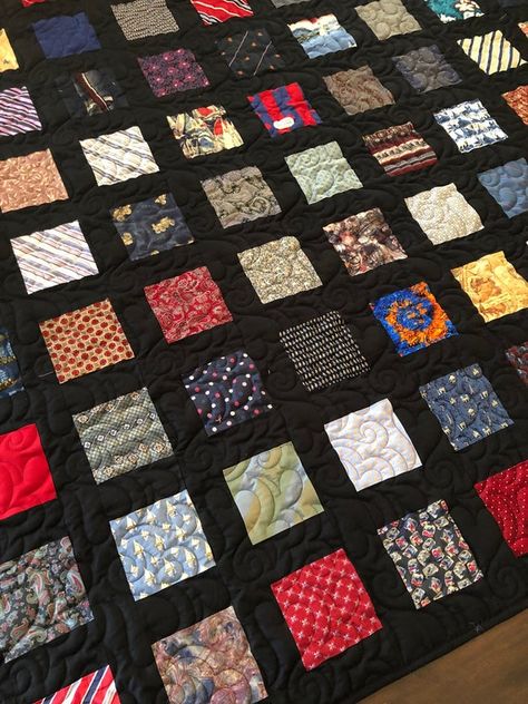 Diy Necktie Projects, Necktie Quilt, Necktie Crafts, Tie Ideas, Old Ties, Tie Quilt, Tie Crafts, Memory Quilt, Heart Quilt