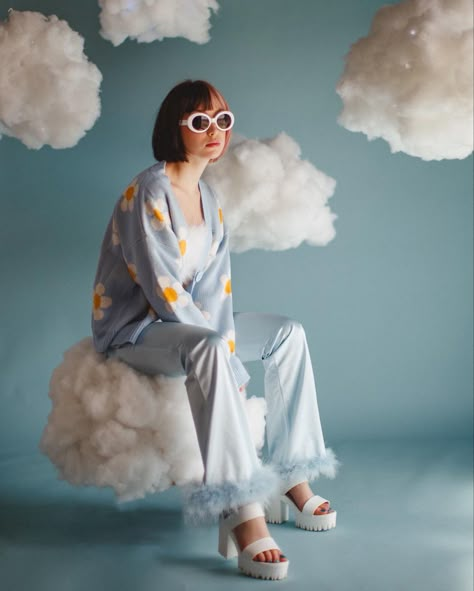 Cloud Fashion Photography, Creative Props For Photoshoot, Cloud Inspired Photoshoot, Cloud Studio Photoshoot, Diy Room Photoshoot Ideas, Fake Clouds Photoshoot, Artsy Studio Photoshoot, Head In The Clouds Photoshoot, Studio Photography Aesthetic