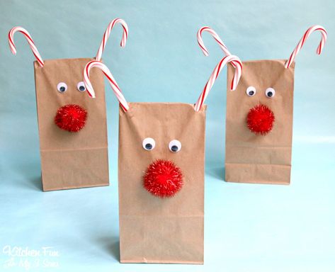 Diy Reindeer, Christmas Classroom Treats, Christmas Goodie Bags, Paper Bag Crafts, Easy Holidays Crafts, Christmas Treat Bags, Reindeer Craft, Reindeer Gifts, Christmas Arts And Crafts