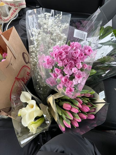 Trader Joes Flowers Arrangement, Trader Joes Flowers Aesthetic, Trader Joes Flower Bouquets, Trader Joe’s Flowers, Trader Joes Flower Arrangements, Trader Joe Flowers, Hoco Bouquet, Trader Joes Flowers, Sunday Flowers