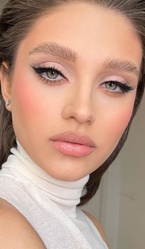 Beautiful Neutral Makeup ideas for Summer perfect for any occasion 4 White Pink Makeup, Soft Glamour Makeup, Colourful Bridal Makeup, Soft White Makeup, White Bridal Makeup, Nude Pink Makeup Looks, Pink Nude Makeup Looks, Neutral Pink Makeup, Glam Neutral Makeup