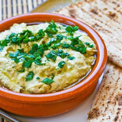 Julia Child's Puree of White Beans with Garlic and Herbs Dry Beans Recipe, Julia Childs, White Bean Hummus, White Bean Recipes, Bean Hummus, Julia Child Recipes, White Bean Dip, South Beach Diet, Bean Dip