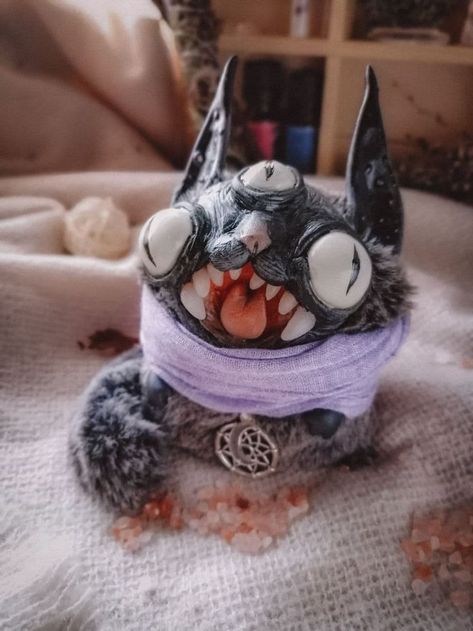 OOAK is a handmade art doll
#wuwume #artdoll #dolls #handmade #ooakartdoll #collectible Demonic Cat, Black Cat Cute, Alien Drawings, Vinyl Art Toys, Sculpted Doll, Kawaii Toys, Fantasy Art Dolls, Dry Pastel, Bunny Figurine