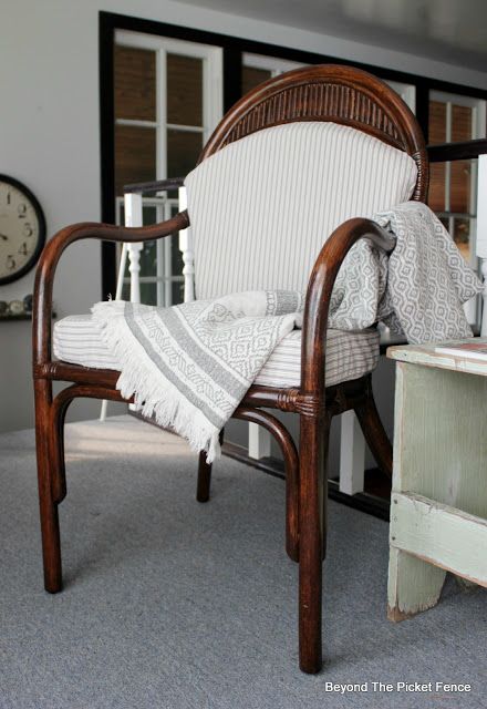 Thrift Store Bamboo Chair Makeover Bamboo Chair Makeover, Bamboo Furniture Makeover, Vintage Bamboo Chairs, Antique Bamboo, Vintage Apartment, Cottage Porch, Upholstery Fabric For Chairs, Painted Bamboo, Painted Chair