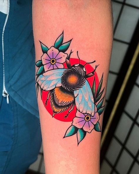 Tattoos For Women Color, Bee Tattoos For Women, A Bee Tattoo, Bee Tattoo Meaning, Pink Bumble Bee, Small Tattoos Ideas, Bee Tattoos, Bumble Bee Tattoo, Bee Tattoo