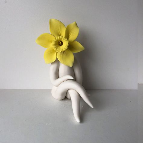 Glazing Clay, White Gerbera, Clay Art Projects, Clay Flowers, Handmade Clay, Sculpture Clay, Clay Ceramics, Ceramic Flowers, Clay Pottery