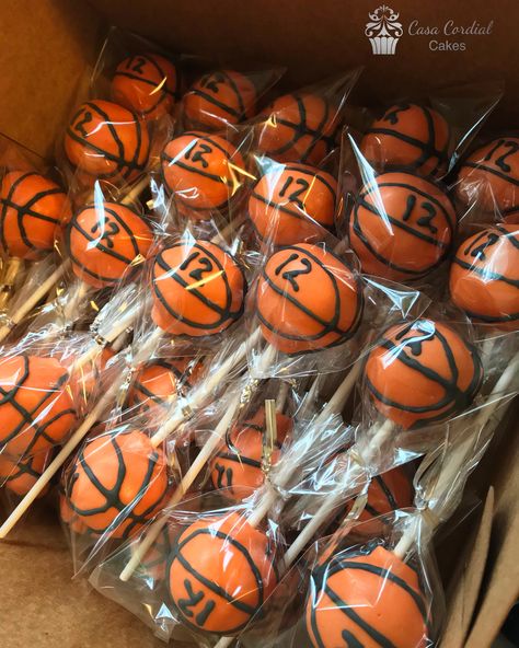 Basketball Theme Cake Pops, Basketball Dessert Table Ideas, Basketball Party Snack Ideas, Basketball Dessert Ideas, 30th Birthday Basketball Theme, 1st Basketball Birthday Party, Basketball Cakepops Ideas, Basketball Party Treats, Basketball Theme Treats