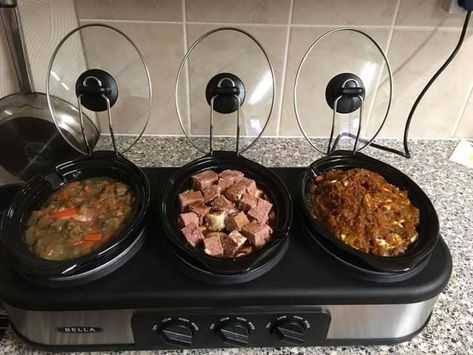 Triple Slow Cooker Meals - Slow Cooker Tip Trio Crockpot Recipes, Triple Crockpot Recipes, Triple Slow Cooker Recipes Ideas, Triple Slow Cooker Recipes, Triple Crockpot Ideas Parties, 3 Crockpot Server Ideas, Triple Crockpot Ideas, Triple Crockpot, Triple Slow Cooker