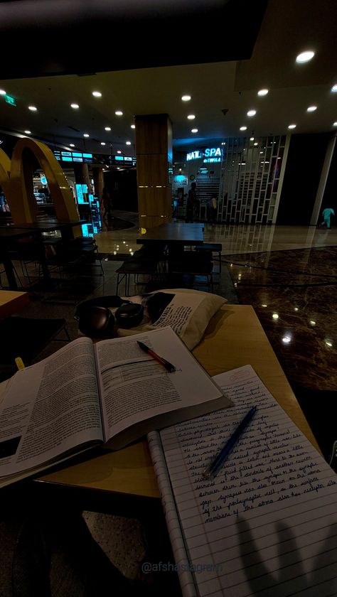 College Dark Aesthetic, Dark College Aesthetic, Cafeteria Aesthetic School, Intellect Aesthetic, Dark Cafe Aesthetic, Cafe Study Aesthetic, Mc Cafe, Romanticizing Studying, Mcdonald's Aesthetic