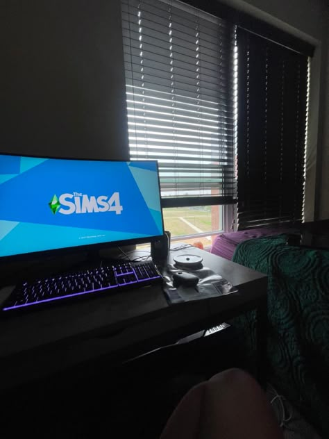 Playing Sims Aesthetic, Gamer Vibes, Sims Aesthetic, Los Sims 4, Yeezy Foams, Play Sims, Los Sims, Gaming Room Setup, Cozy Aesthetic