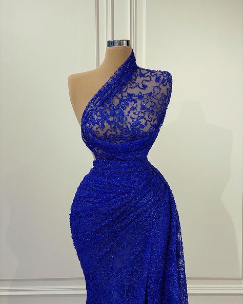 Dresses Glitter, Sleeveless Prom Dress, Royal Blue Prom, Prom Dress Lace, Dresses Royal Blue, Runway Gowns, Lace Gown Styles, Lace Dress Styles, Dinner Dress Classy