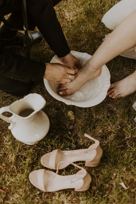 Footwashing Ceremony Wedding, Washing Feet Wedding, Wedding Washing Feet Ceremony, Barefoot Wedding Ideas, Washing Feet Wedding Ceremony, Simple Earthy Wedding, Backyard Wedding Pictures, Washing Feet At Wedding, Cute Wedding Traditions