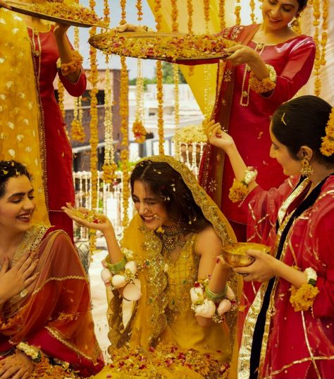 Haldi Photography Ideas, Haldi Poses For Bride, Indian Wedding Aesthetic, Haldi Photoshoot, Mehendi Photography, Haldi Ceremony Outfit, Bridesmaid Poses, Bridesmaid Photoshoot, Bride Photos Poses